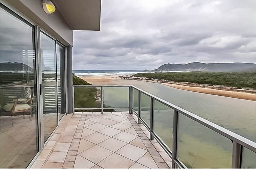 5 Bedroom Property for Sale in Kingfisher Creek Western Cape